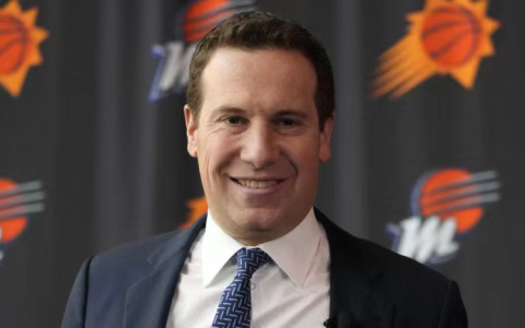 太阳队新老板上任首日收获大礼，交易得到杜兰特组成四巨头