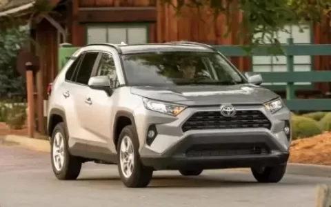 2022款丰田荣放亮相，简直就是小号“霸道”，18万还考虑啥途观L