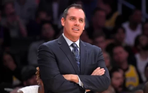 沃格尔谈湖人阵容，2点让他偏向小阵容！太阳队1点湖人比不了