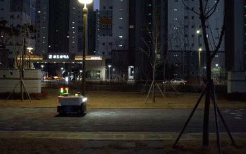 机器人Iroi和Patrovor