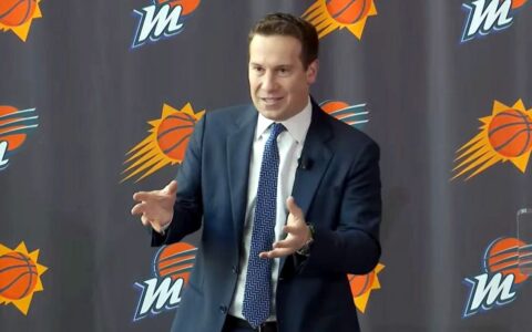 当篮球教练还是回家继承公司？太阳队老板的20年NBA梦想
