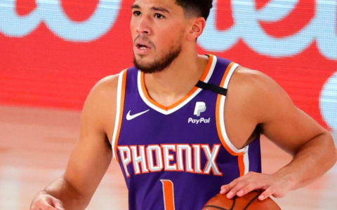 太阳队赢球虽然有点胜之不武，但是布克的发挥确实是超神