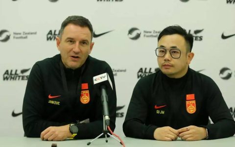 新西兰第一场踢的不错，扬科维奇赢得时间没？