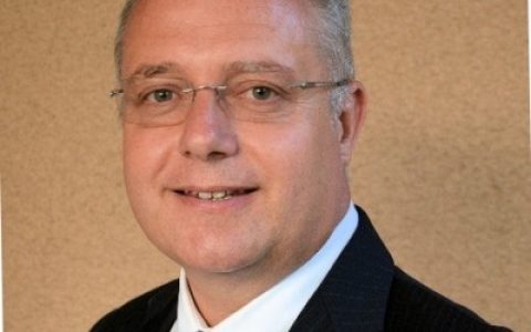 自动泊车辅助系统快速增长，AMD携车规级自适应SoC入局