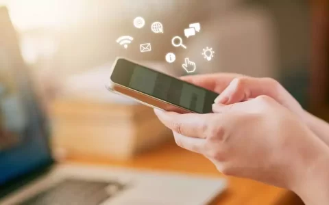 手机发展50年：从“砖头”到“口袋电脑”