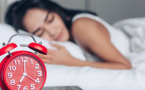 8小时睡眠论可能是错的？之前可能都睡错了（8小时睡眠论,害了我们多少年贴吧）