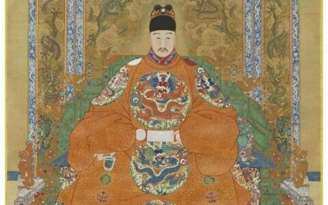 皇帝龙袍上为什么有很多图案,是因为好看才绣的带你了解章纹由来!