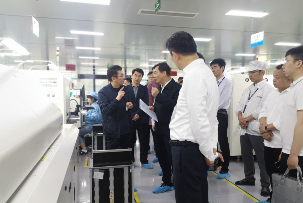 热烈欢迎江宁区委领导莅临云恒智能硬件工程服务基地调研指导