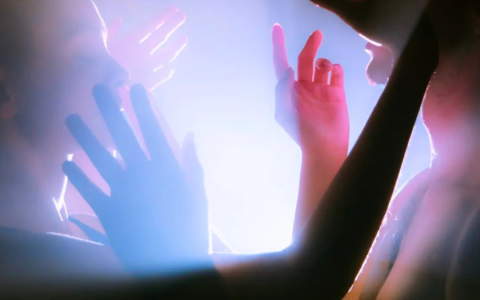 国产大飞机 C919 首飞试验成功 / A-SOUL 制作团队道歉 / 洗衣液奶茶走红惹争议