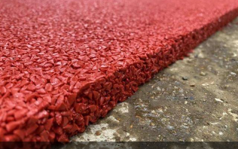 塑胶跑道多少钱一平方包工包料？