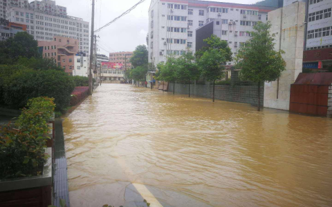 陕西汉中健全暴雨预警叫应机制 紧急情况果断停工停学（汉中暴雨2万余人撤离的原因）