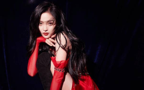 吴宣仪身材有多绝？看她穿炫腹装配黑长靴，惹眼吸精超迷人（吴宣仪长什么样）