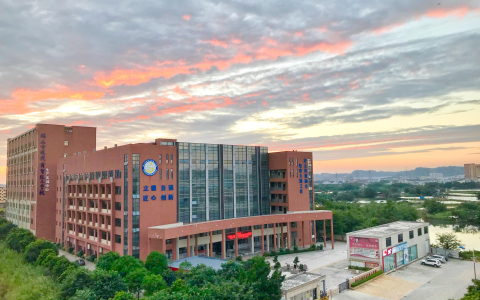 初中毕业的男生学这5个专业，就业率高，对学历要求低（初中男生毕业生学什么专业好）