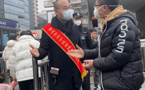 金牌导游志愿者：大家对重庆的认可就是最好的节日祝福(重庆导游大赛优秀导游词)