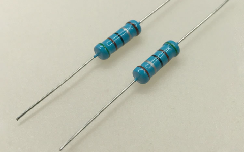 云恒供应链：插件电阻——电子行业中不可或缺的关键元器件