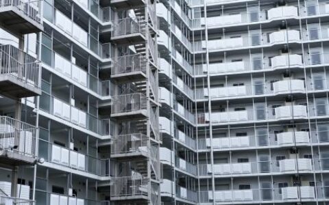 2021年2个最稳妥赚钱的行业，还减免税费，是创业投资的首选(哪些行业可以申请免税车辆)