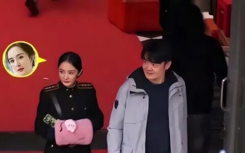 杨幂军装造型路透，又美又飒的关雪角色，引起网友热议