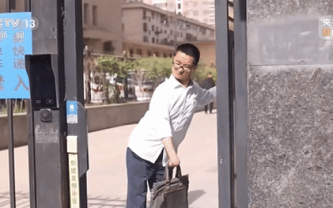 高考262分、旁听12年，他要“博士”毕业了(高考267分能上什么好大学)