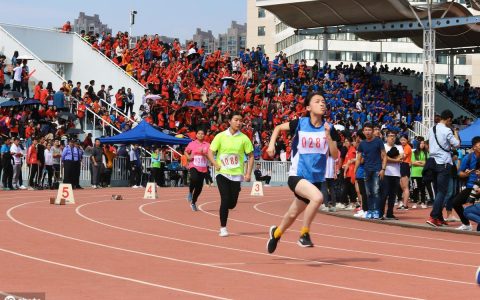 学校运动会上的精彩加油稿范文(学校运动会的加油稿二年级)