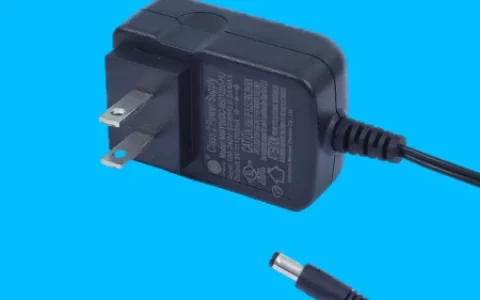 教你如何用12V600mA电源适配器为手机充电-电源适配器12v可以给9v的用吗视频