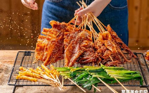 史上最强烧烤指南！半小时搞定家庭聚餐，不到100块！(家庭烧烤聚餐的句子)