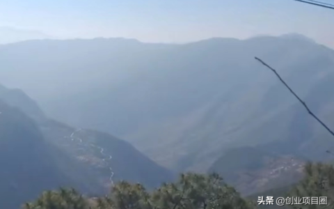 一辆车一个桶，农村城市到处跑，这个冷门项目，也可以年入50多万(一个汽油桶有多重)