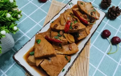 深秋，吃花生吃板栗，不如吃这碱性食物，软糯鲜香，常吃对牙齿好-秋天吃炒花生好吗