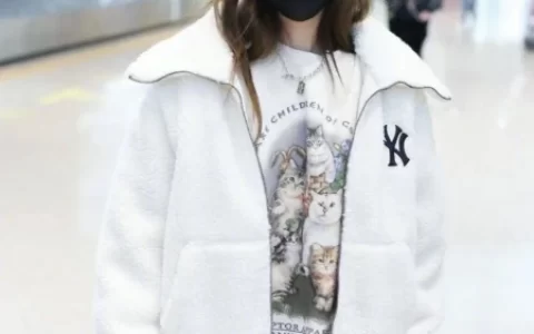 赵露思的腿有多细？看她穿“螺旋裤”就知道了，不显粗反而很好看(赵露思腿型)