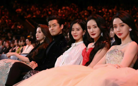 内娱这一夜，将娱乐圈的“不堪”与“丑态”体现得淋漓尽致(内娱不能惹的四家粉丝)