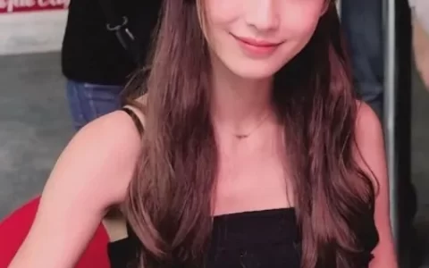 别再画欧美妆了，太显老！最贴合我们五官底子的，还是中式妆！(适合画欧美妆的脸型)