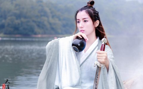 小说：金庸古龙高手排行榜，邀月仅排第十位（金庸和古龙武侠小说分别有哪些）