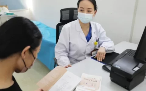 全国护肤日：护肤品再多瓶，不如护一“屏”（全国护肤品排名前一百）