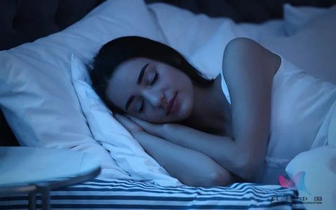 “8小时睡眠论”可能是错的！这些睡觉小知识很多人都不知道（睡眠八小时论）