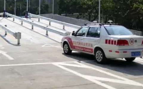 驾驶证科目二考试，上坡定点项目，起步技巧有哪些？（科目二上坡定点教程图解）