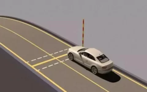 自动挡汽车怎样半坡起步不溜车？（自动汽车半坡起步技巧）