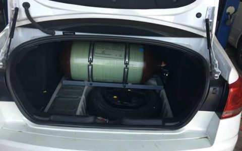 燃油车油改气以后对汽车有哪些影响，20万元以下的适合改吗？（油改气的汽车能开多少年报废）