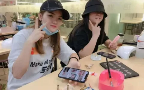 邵阳学美甲多少钱？可以看看这三家美甲学校的收费！-长沙学美甲多少钱一次