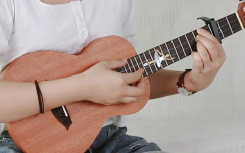 回忆杀！《海派甜心》片尾曲「雨爱」，再听依旧动人！（尤克里里弹唱教学+吉他谱）(海派甜心 视频片段合集)