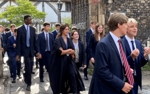 国内读完IGCSE转到英国读Alevel，本土身份申请大学更有优势吗？(igcse成绩对申请大学)