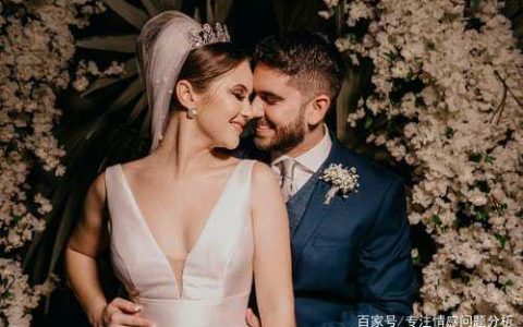 男生偷瞄并不是喜欢你？怎样知道自己被暗恋了