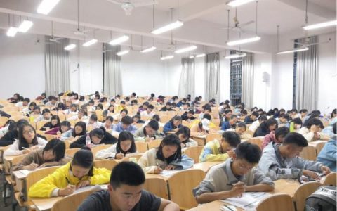 英语四六级新调整，报名要求提高，学生是否有必要继续提分？(英语四六级什么要求)