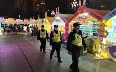 守护集市“烟火气” 重庆南岸警方暖心护航辖区经济