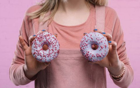 女性不穿内衣，好处竟有这么多？只可惜：4类女人享不了这个福