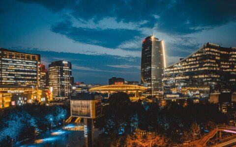 北京海淀区太“土”引争议：朝阳没有存款，海淀没有时尚？