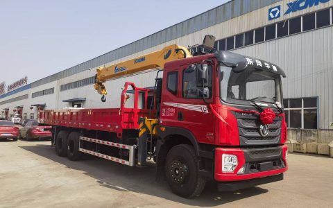 2023年新款随车吊厂家报价 8吨-12吨徐工随车起重运输车市场解析