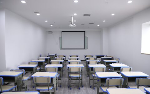 初三去中考全封闭式全日制补习班有用吗？(初三封闭式集训班)