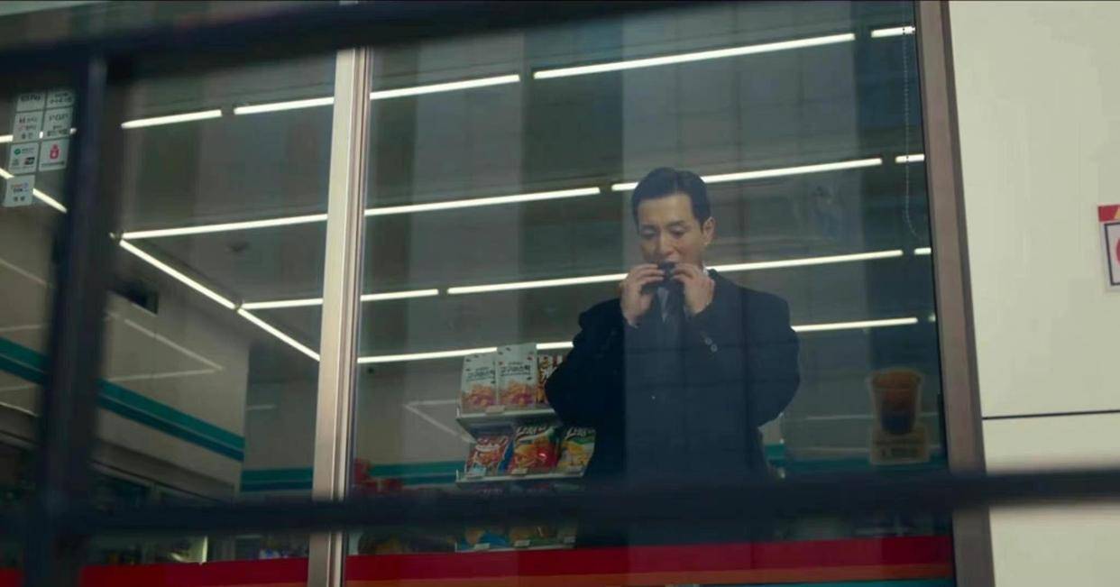 黑暗荣耀2什么时候播第三季？何道英吃“紫菜饭团”喜欢文东恩吗(黑暗与荣耀手游官网下载)