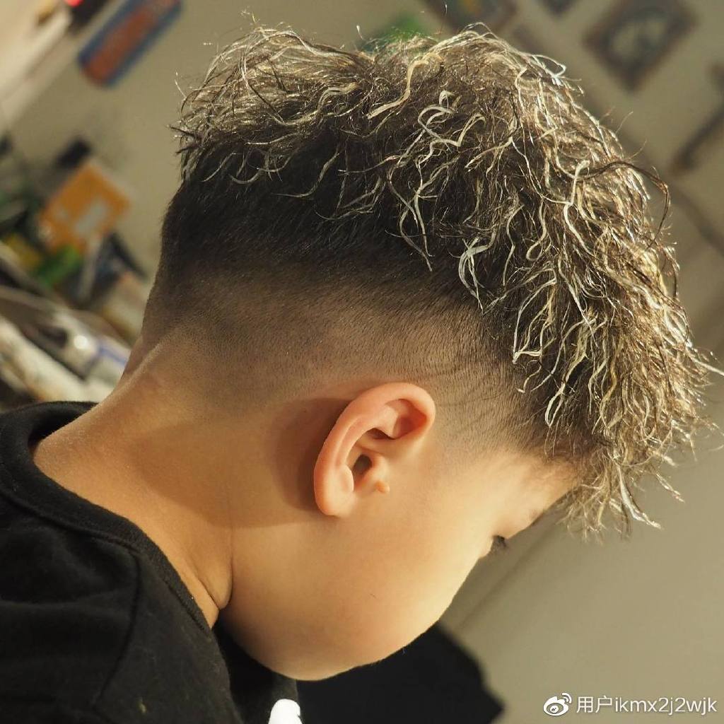 最帅气的三种小男孩发型，效果就是不一样，剪完真时尚-帅气2024小男孩发型短发