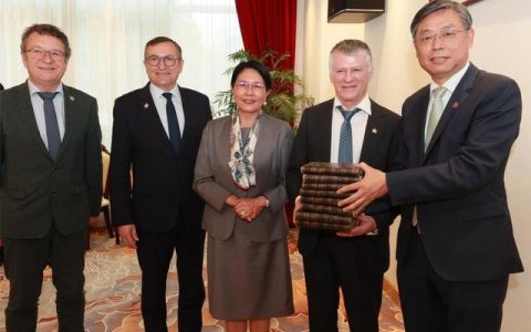 法国议员代表团访问上海两所高校，推动两国教育文化交流-今日已更新