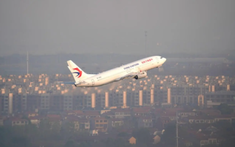 年轻人的钱都花哪儿了？ 最新数据：消费榜单前三位是旅游、数码产品和保健养生-当代年轻人花钱